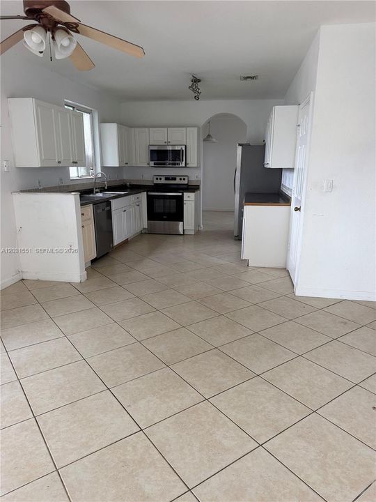 En Renta: $3,900 (6 camas, 3 baños, 3183 Pies cuadrados)