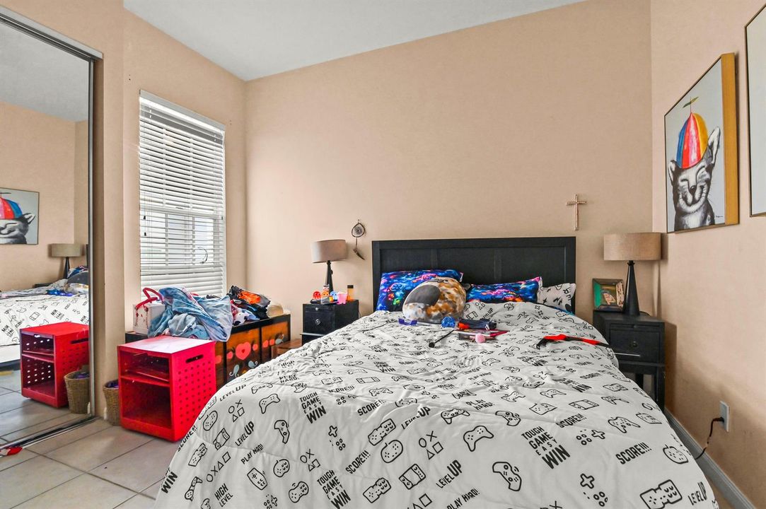 26 Bedroom 01