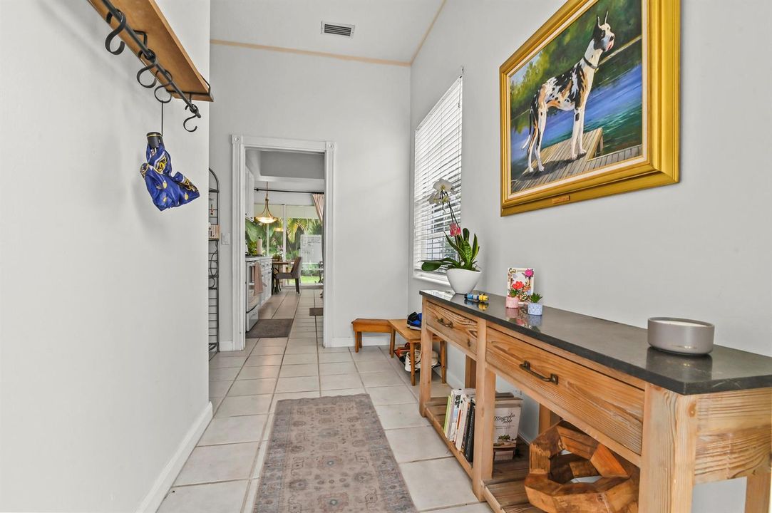 08 Foyer 01