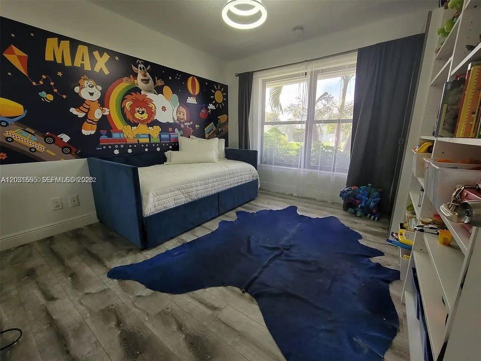 For Rent: $5,600 (3 beds, 2 baths, 2104 Square Feet)