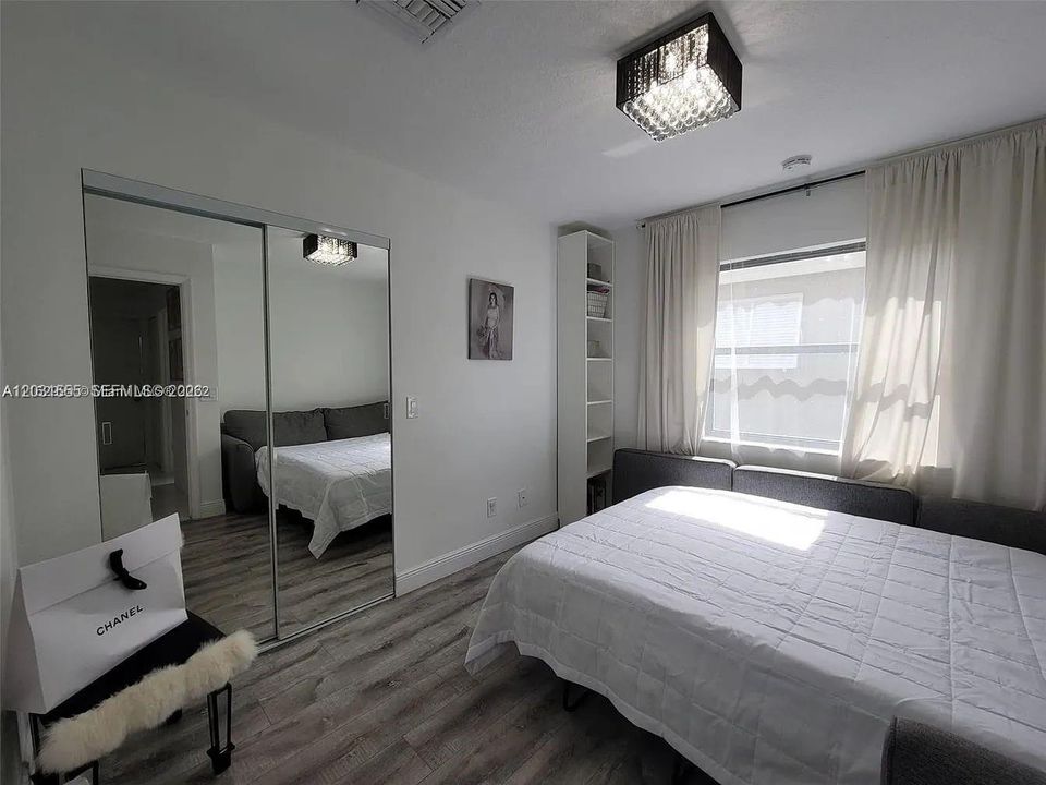 For Rent: $5,600 (3 beds, 2 baths, 2104 Square Feet)