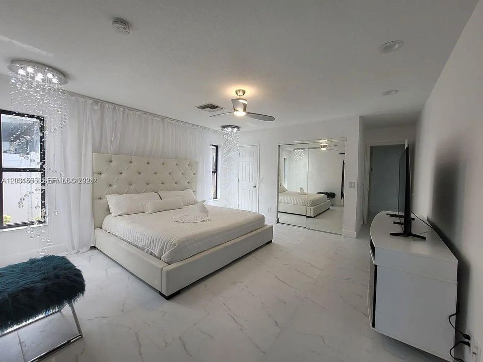 For Rent: $5,600 (3 beds, 2 baths, 2104 Square Feet)