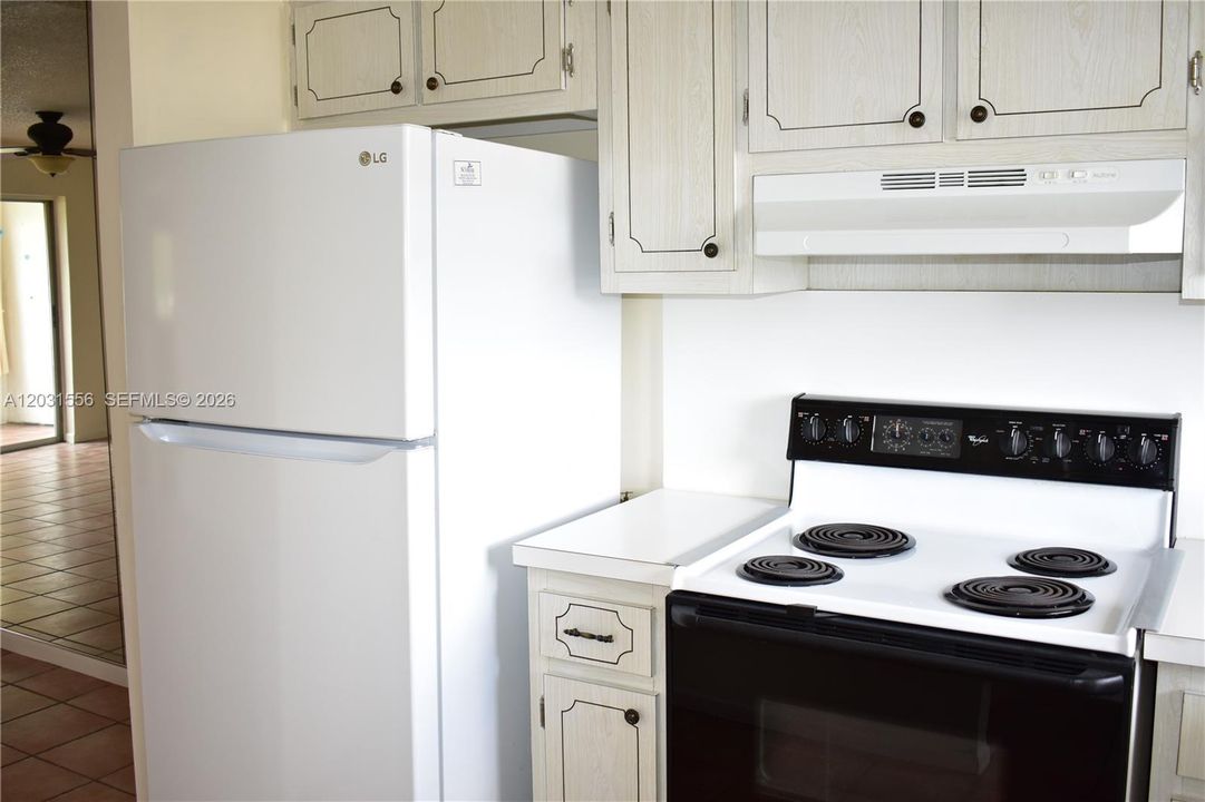 For Sale: $77,500 (2 beds, 2 baths, 850 Square Feet)