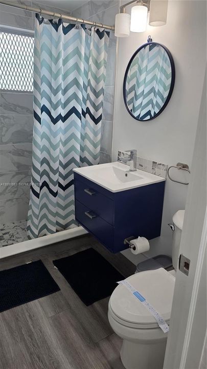 Active With Contract: $1,800 (0 beds, 1 baths, 445 Square Feet)