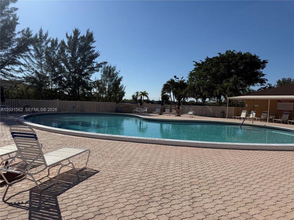 For Sale: $240,000 (2 beds, 2 baths, 1070 Square Feet)