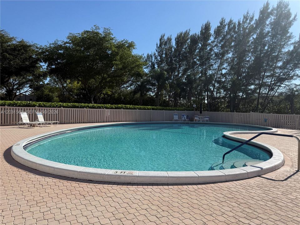 For Sale: $240,000 (2 beds, 2 baths, 1070 Square Feet)