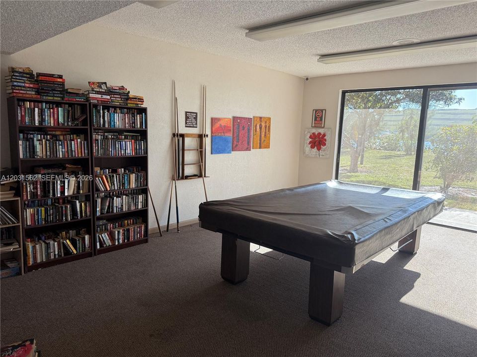 For Sale: $240,000 (2 beds, 2 baths, 1070 Square Feet)