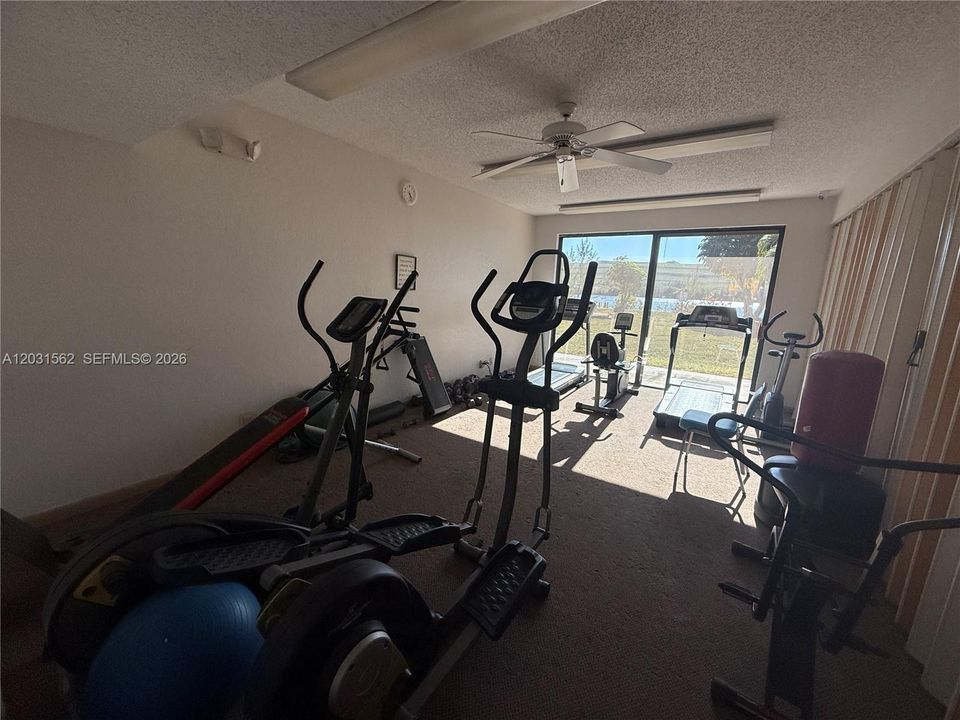 For Sale: $240,000 (2 beds, 2 baths, 1070 Square Feet)