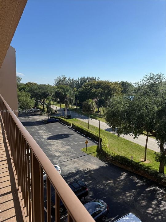 For Sale: $240,000 (2 beds, 2 baths, 1070 Square Feet)