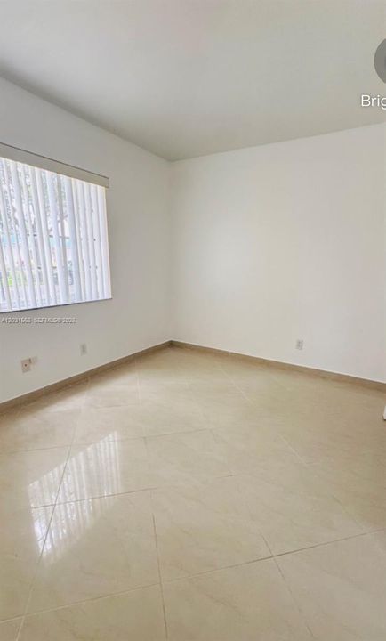 For Rent: $3,500 (4 beds, 2 baths, 1965 Square Feet)
