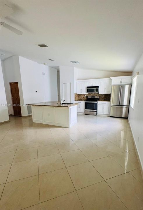 For Rent: $3,500 (4 beds, 2 baths, 1965 Square Feet)