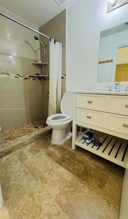 For Rent: $3,500 (4 beds, 2 baths, 1965 Square Feet)