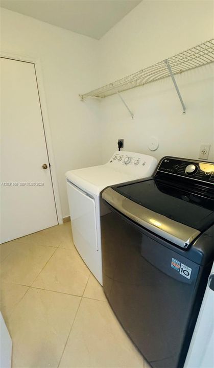 For Rent: $3,500 (4 beds, 2 baths, 1965 Square Feet)