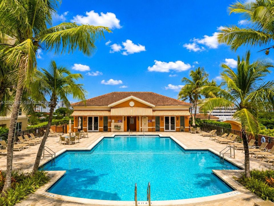 На продажу: $479,900 (2 спален, 2 ванн, 1242 Квадратных фут)