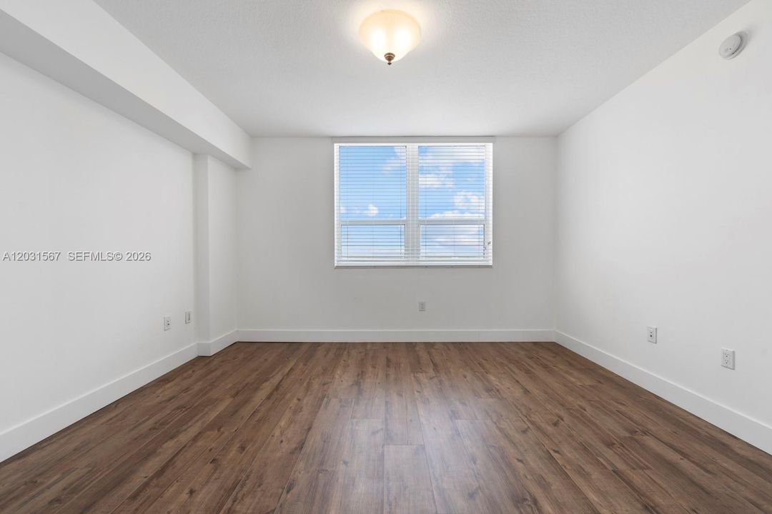 На продажу: $479,900 (2 спален, 2 ванн, 1242 Квадратных фут)