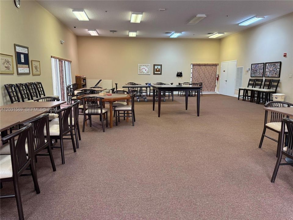 For Sale: $195,890 (2 beds, 2 baths, 962 Square Feet)