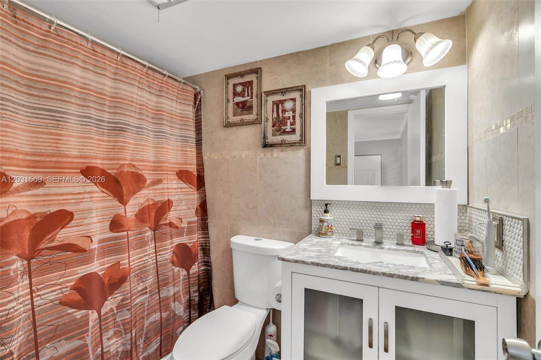 For Sale: $195,890 (2 beds, 2 baths, 962 Square Feet)