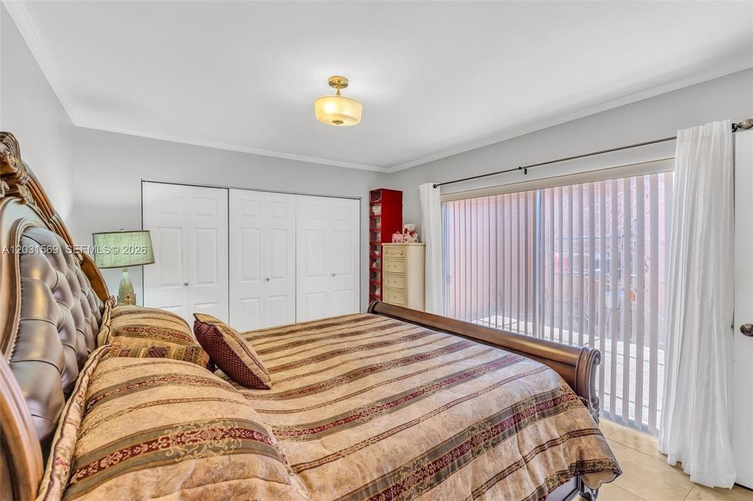For Sale: $195,890 (2 beds, 2 baths, 962 Square Feet)