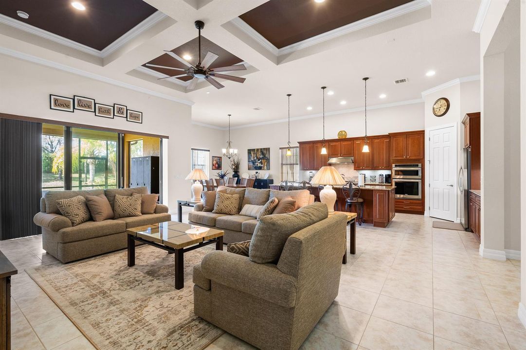 4127SienaCirWellington12-1