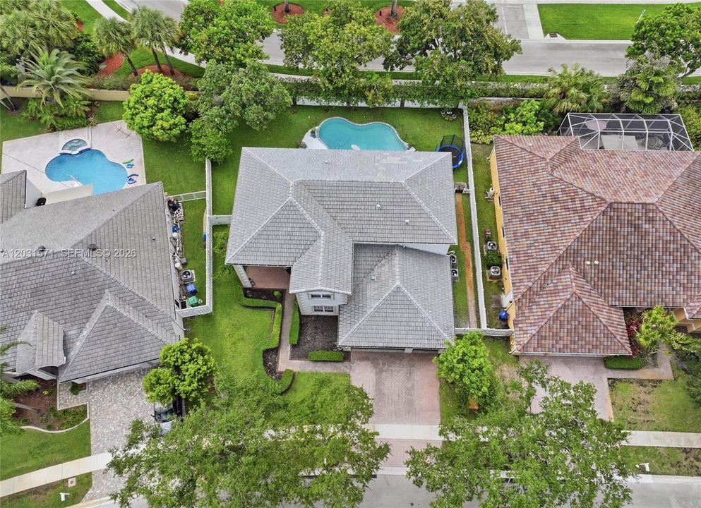 En Venta: $1,300,000 (5 camas, 3 baños, 3692 Pies cuadrados)