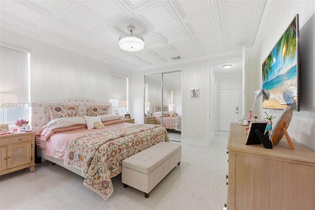 En Venta: $1,300,000 (5 camas, 3 baños, 3692 Pies cuadrados)