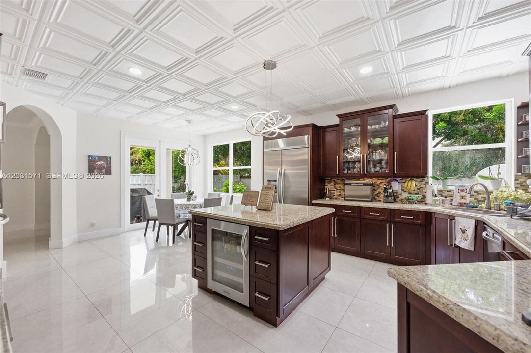 En Venta: $1,300,000 (5 camas, 3 baños, 3692 Pies cuadrados)