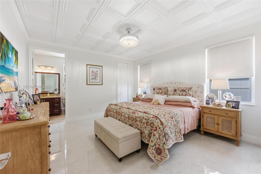 En Venta: $1,300,000 (5 camas, 3 baños, 3692 Pies cuadrados)