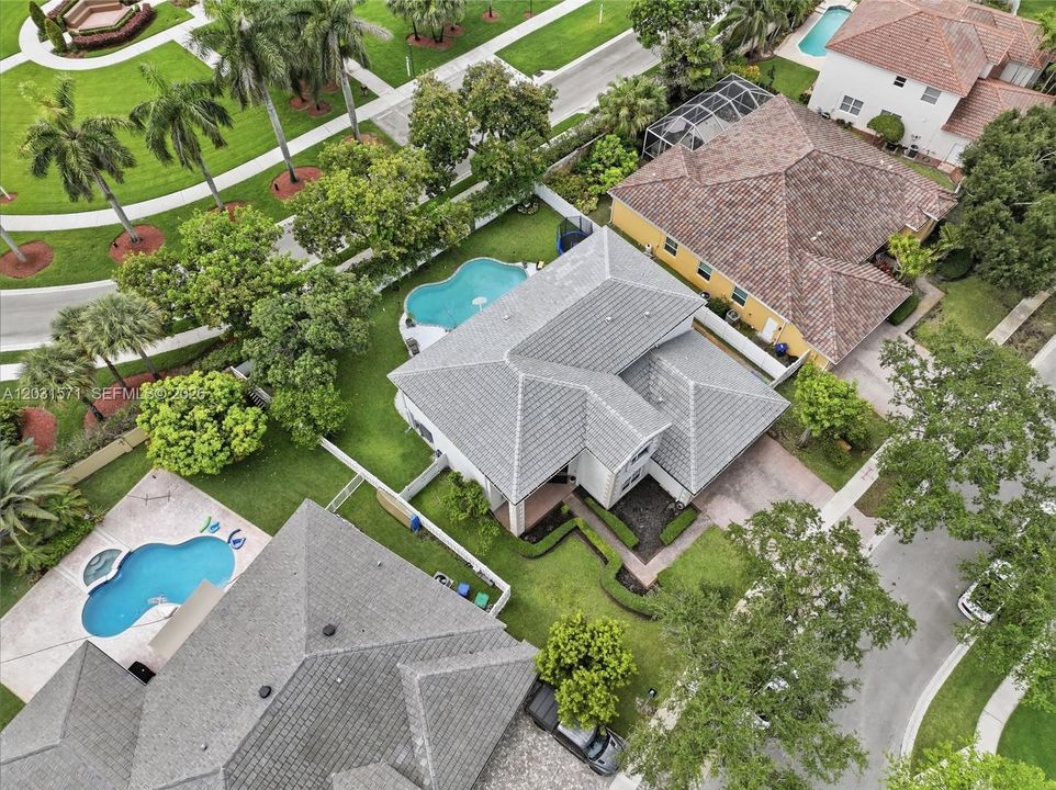 En Venta: $1,300,000 (5 camas, 3 baños, 3692 Pies cuadrados)
