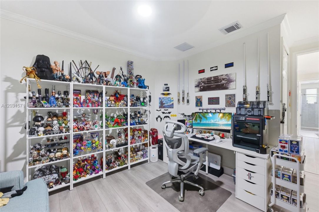 En Venta: $1,300,000 (5 camas, 3 baños, 3692 Pies cuadrados)
