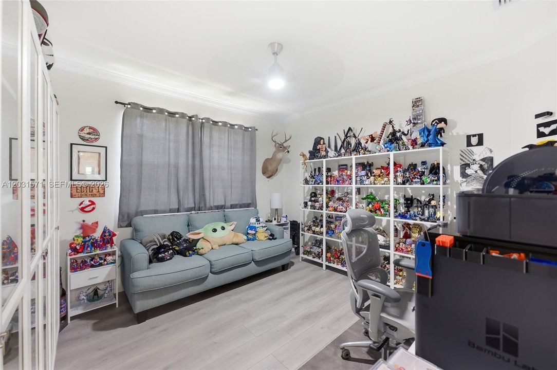 En Venta: $1,300,000 (5 camas, 3 baños, 3692 Pies cuadrados)