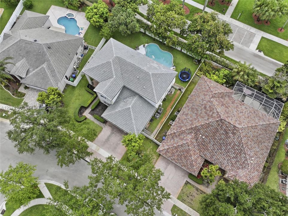 En Venta: $1,300,000 (5 camas, 3 baños, 3692 Pies cuadrados)