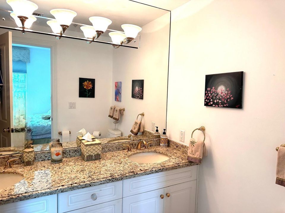 Masters Bathroom double sinks