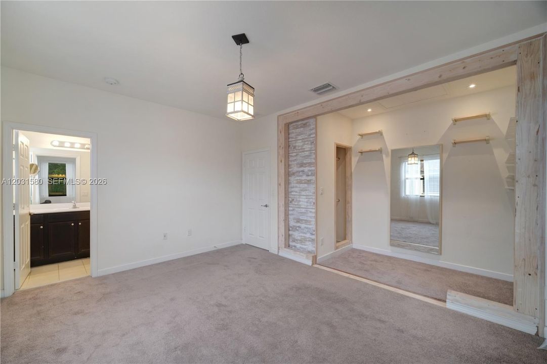 For Sale: $400,000 (3 beds, 2 baths, 1659 Square Feet)