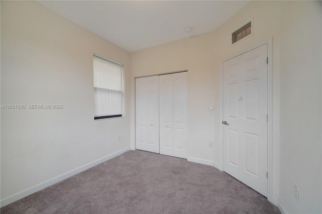 For Sale: $400,000 (3 beds, 2 baths, 1659 Square Feet)