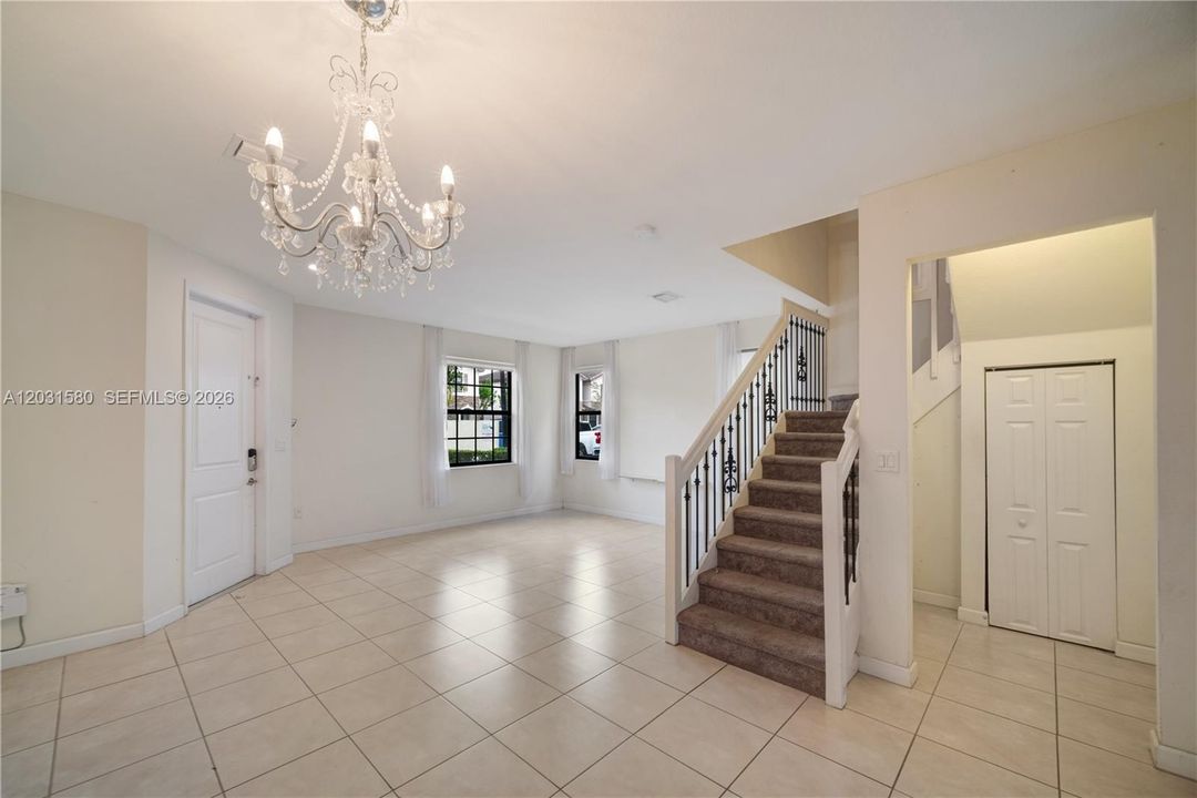 For Sale: $400,000 (3 beds, 2 baths, 1659 Square Feet)