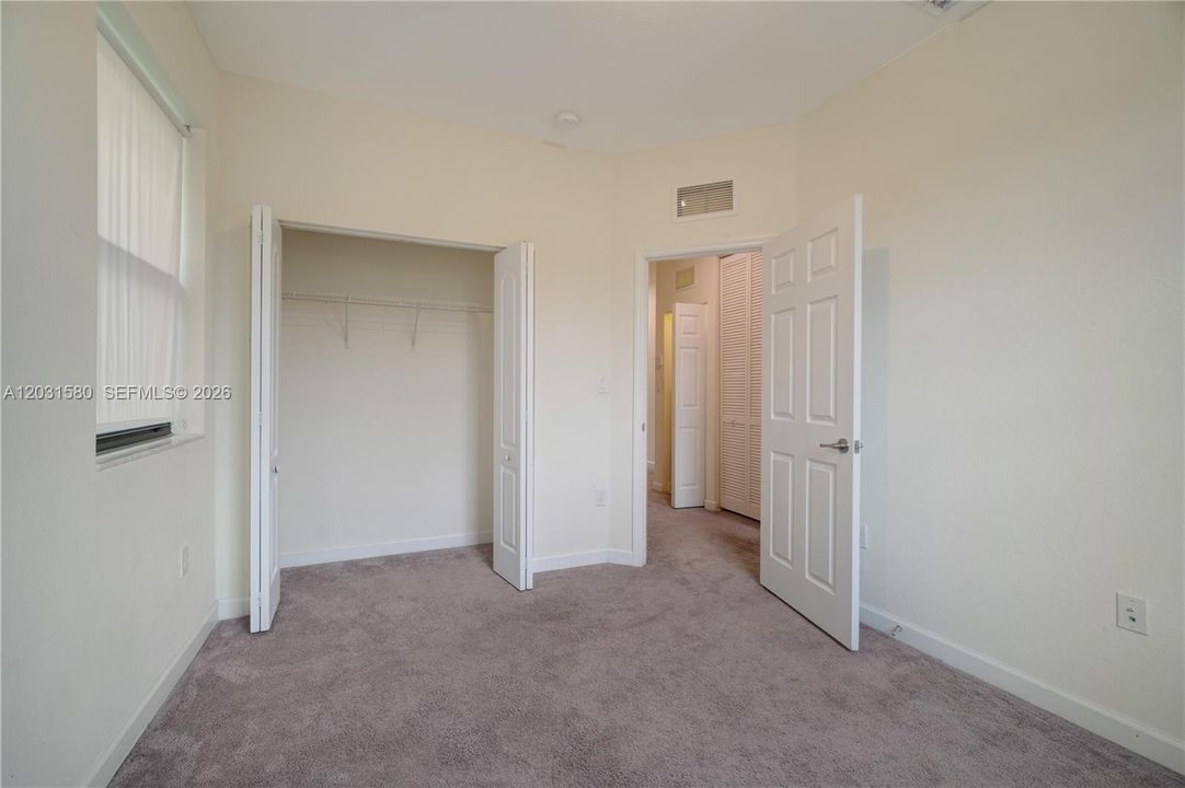 For Sale: $400,000 (3 beds, 2 baths, 1659 Square Feet)