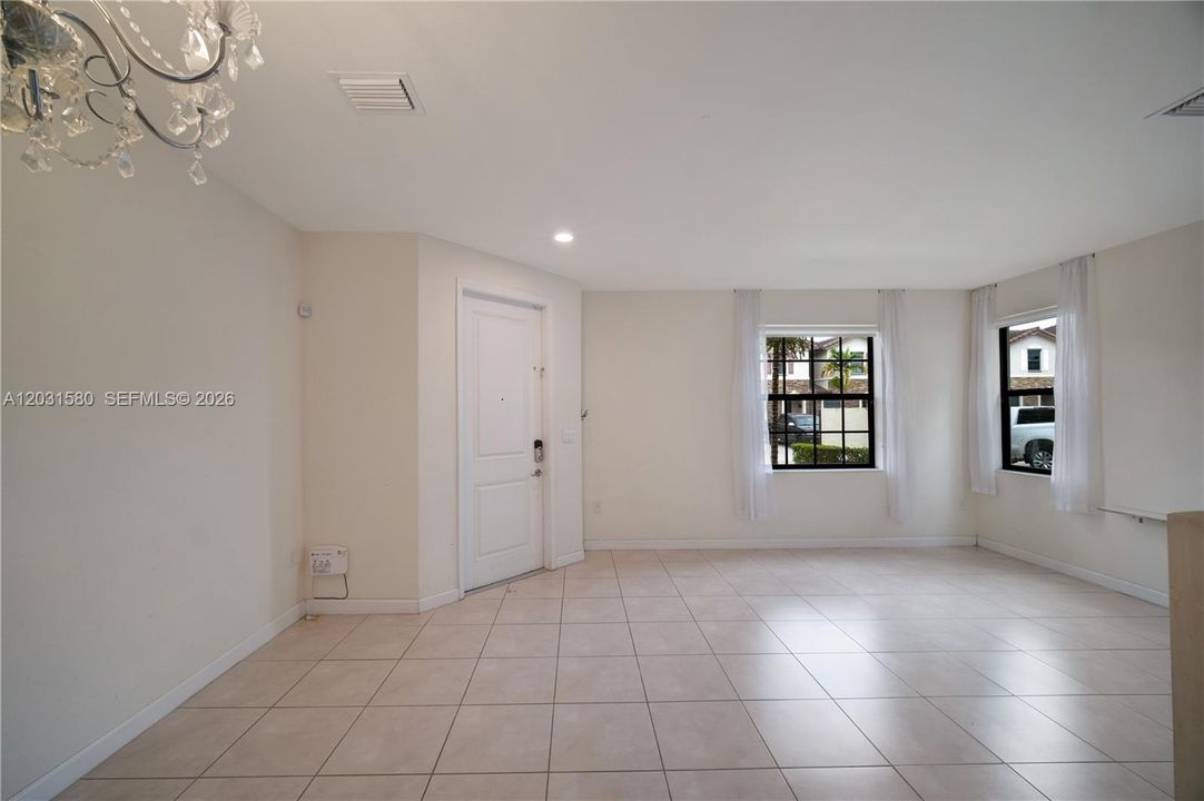 For Sale: $400,000 (3 beds, 2 baths, 1659 Square Feet)