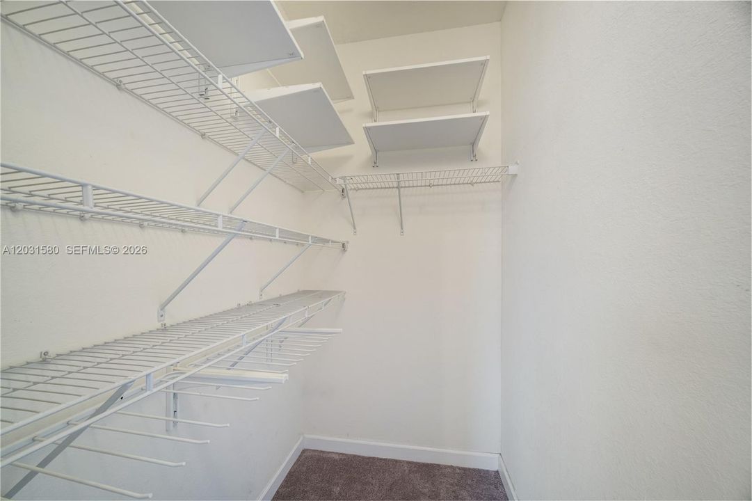For Sale: $400,000 (3 beds, 2 baths, 1659 Square Feet)