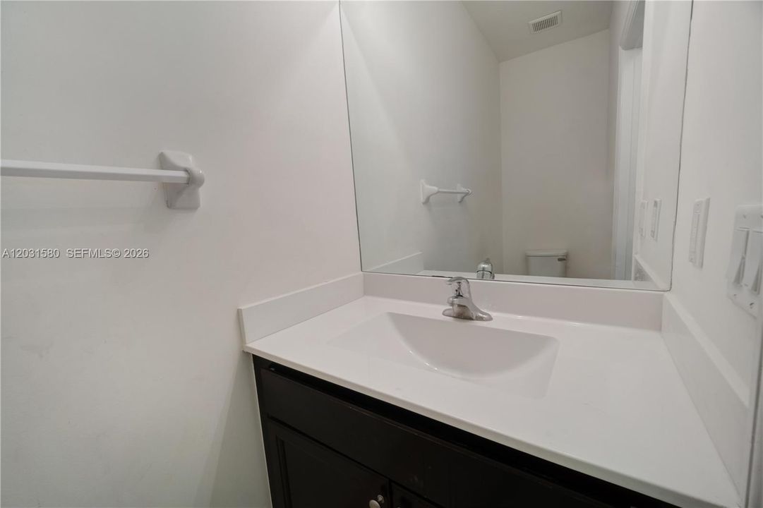 For Sale: $400,000 (3 beds, 2 baths, 1659 Square Feet)