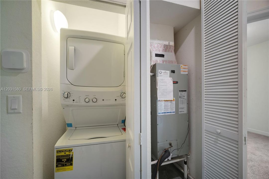 For Sale: $400,000 (3 beds, 2 baths, 1659 Square Feet)