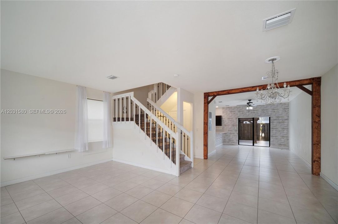 For Sale: $400,000 (3 beds, 2 baths, 1659 Square Feet)