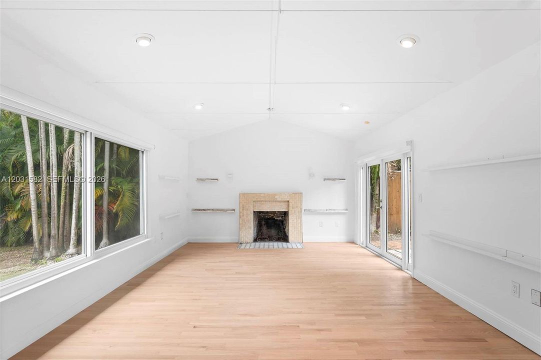 For Rent: $11,500 (4 beds, 3 baths, 2258 Square Feet)
