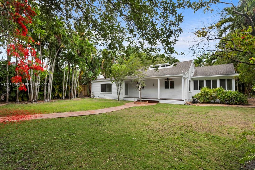For Rent: $11,500 (4 beds, 3 baths, 2258 Square Feet)