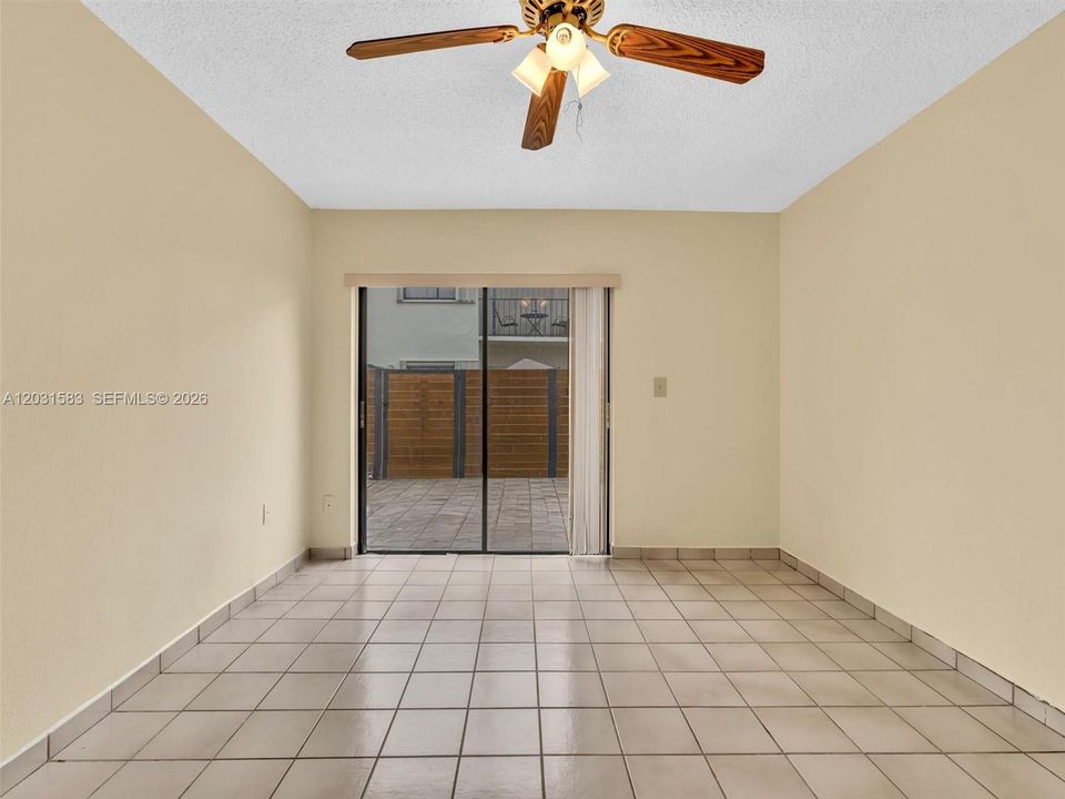 For Sale: $339,000 (2 beds, 2 baths, 982 Square Feet)