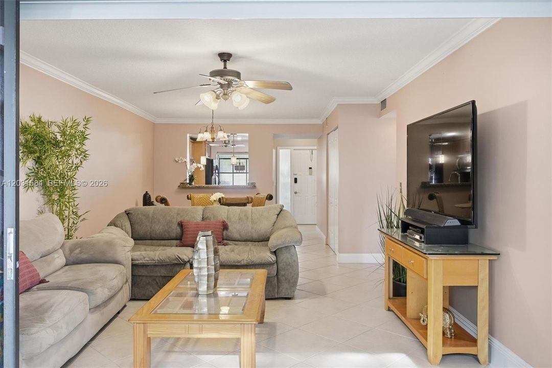 For Sale: $279,500 (2 beds, 2 baths, 1100 Square Feet)