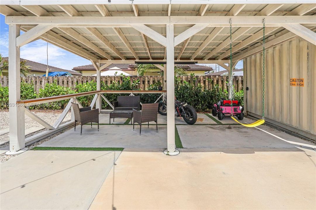 For Sale: $600,000 (4 beds, 2 baths, 1527 Square Feet)