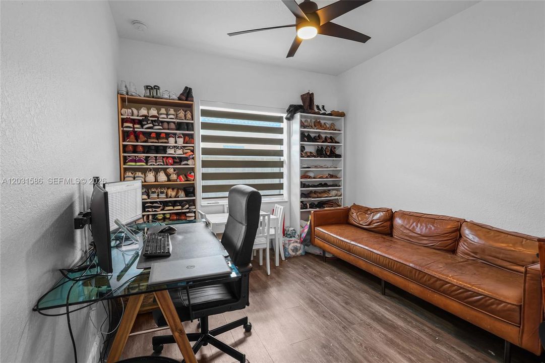 For Sale: $600,000 (4 beds, 2 baths, 1527 Square Feet)