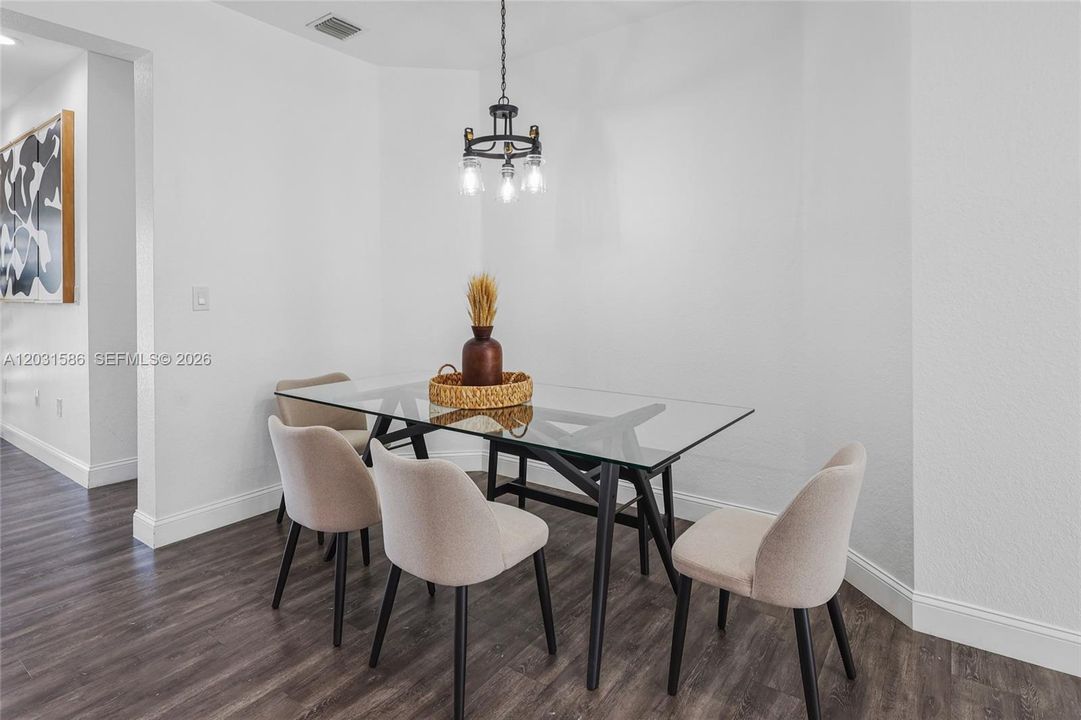 For Sale: $600,000 (4 beds, 2 baths, 1527 Square Feet)