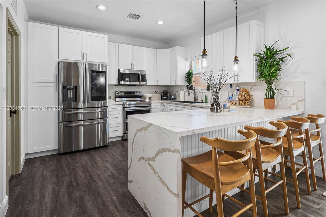 For Sale: $600,000 (4 beds, 2 baths, 1527 Square Feet)