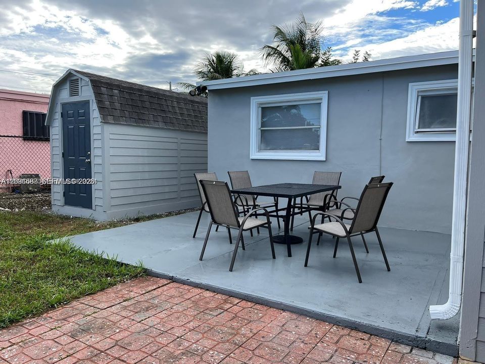 For Rent: $2,500 (2 beds, 1 baths, 1328 Square Feet)